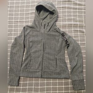Bench, Form-Fitting, Black & White Chevron Hooded Sweater. Women's XL